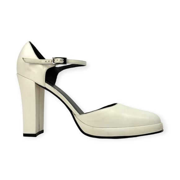 Andrea Coleccion | Size 8 | White Leather Round Toe Chunky 4 Inch High Heel Pump - Picture 6 of 11